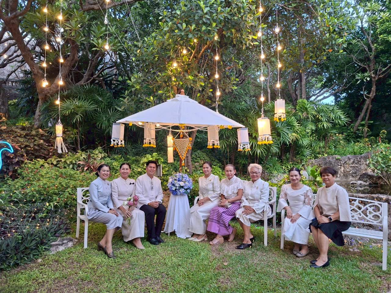 title - ปฏิรูปที่ดินจังหวัดเพชรบุรี ร่วมงานตามประทีปโคมไฟเนื่องในเทศกาลวิสาขบูชา ประจำปี 2569 และพิธีสวดพระพุทธมนต์ เจริญจิตตภาวนาอุทิศถวายแด่สมเด็จพระนางเจ้าสิริกิติ์ พระบรมราชินีนาถ พระบรมราชชนนีพันปีหลวง และเวียนเทียนรอบพระธาตุจอมเพชร